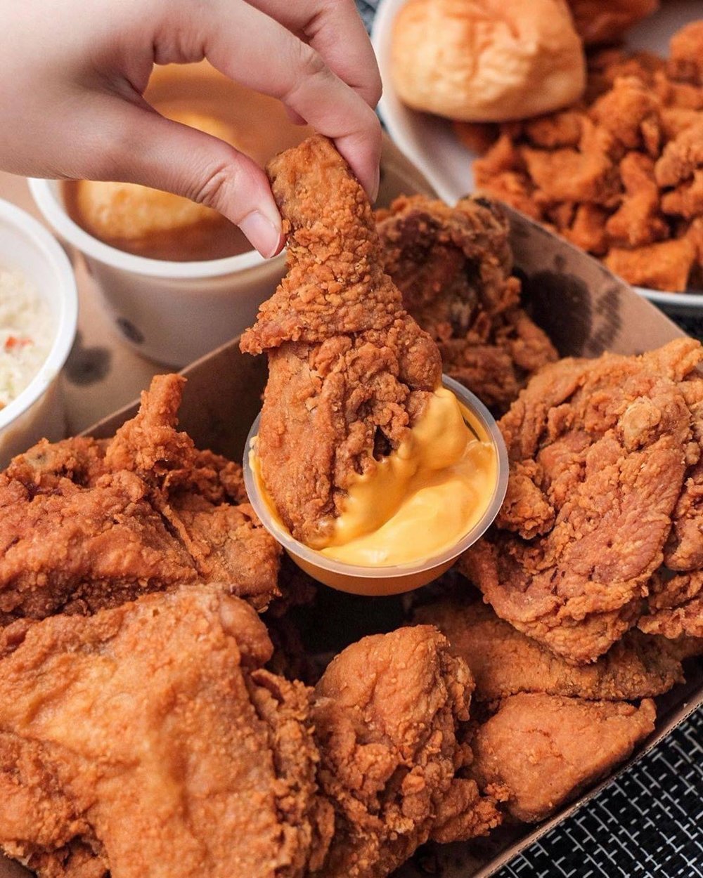 Fried chicken with cheese dipping sauce