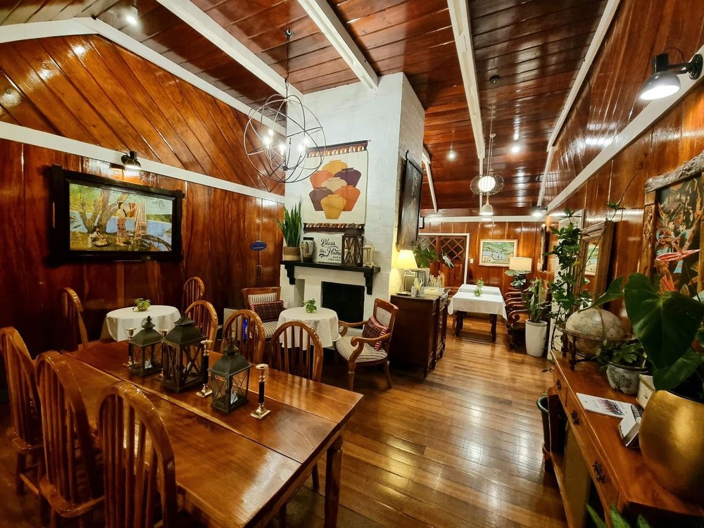 Baguio Hostel Inn Dining area