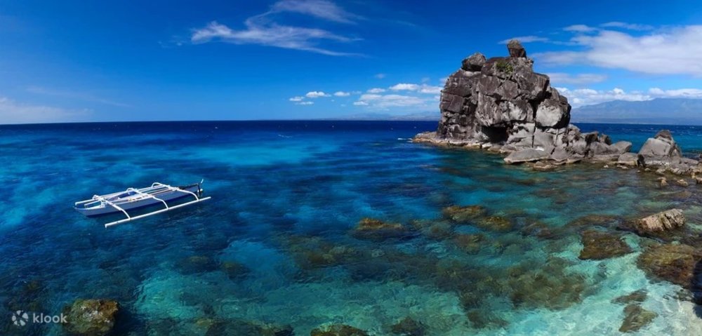 Boat in the Dumaguete sea