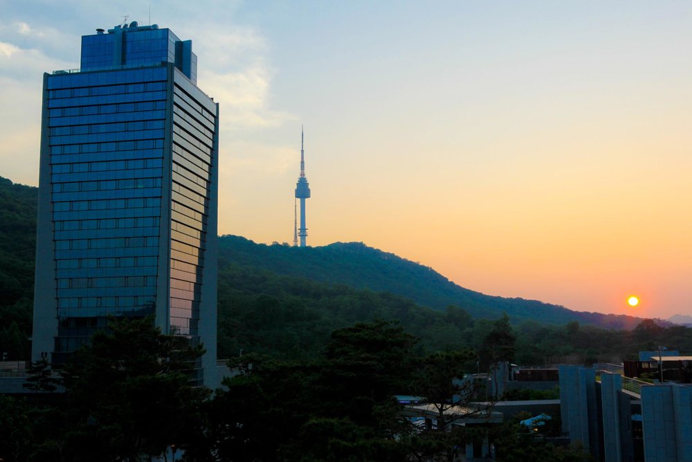 Banyan Tree Club & Spa Seoul view at sunset