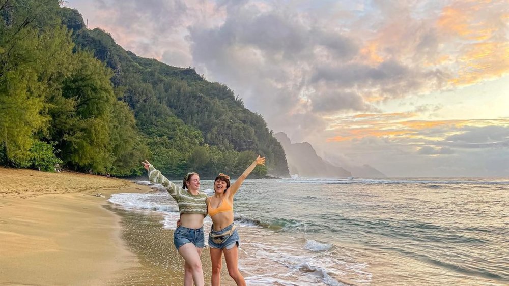 Come with your bestie to Ke’e Beach! Credits: @whitneysutherland