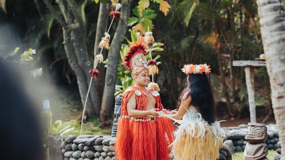 Observe traditions performed in Hawaii. Credits: @polynesianculturalctr