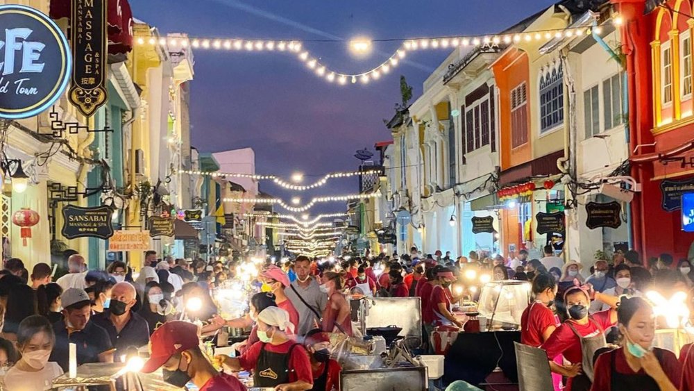 Take your pick among the markets’ wide array of food and goods. Credit: thirtysomethingtraveller