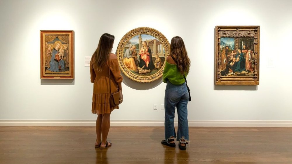 You and the little ones can take art classes at the Honolulu Museum of Art.  Credits: @honolulumuseum on Instagram