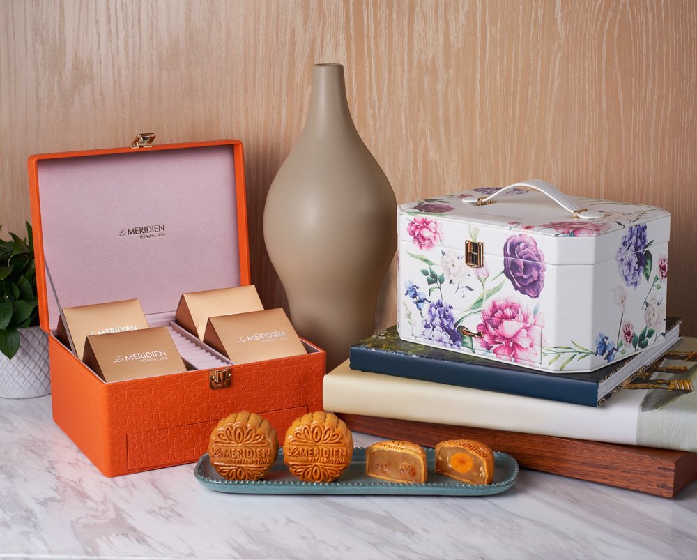 Le Meridien Petaling Jaya order halal mooncake gift set in Malaysia
