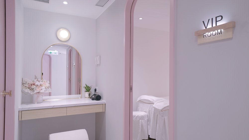 在Dear Beauty寬敞舒適的環境中享受皇室暖宮療程。