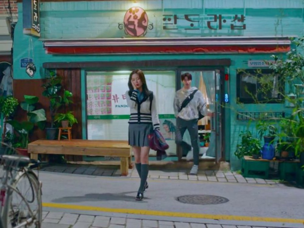 Bukchon Hanok Village hanbok rental