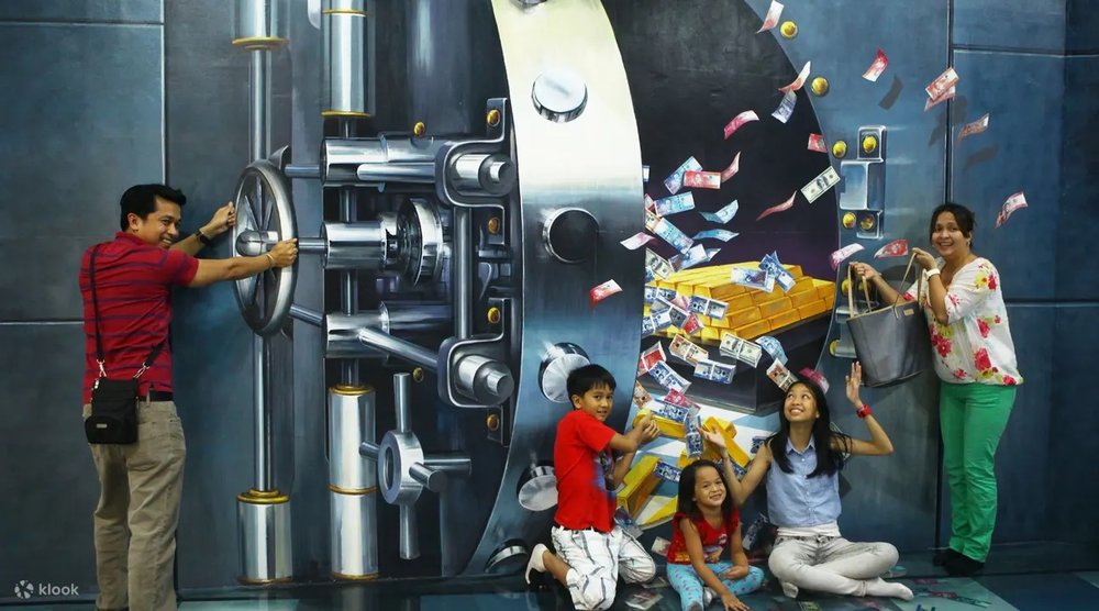 Family catching money