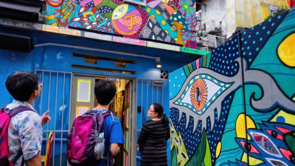 Graffiti along Haji lane