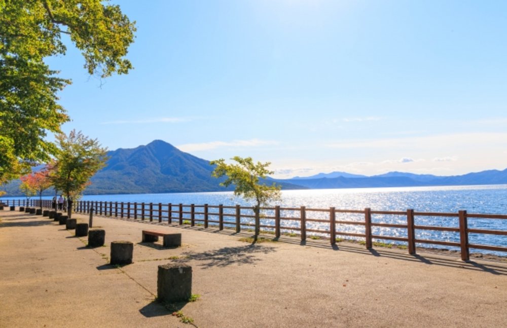初秋　北海道　支笏湖