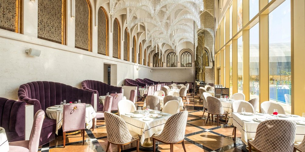 La Piazza dining area