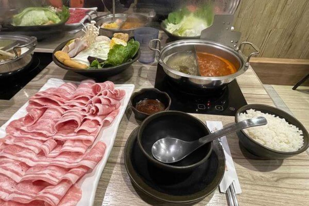 高鐵站周邊美食：藍象廷泰式火鍋