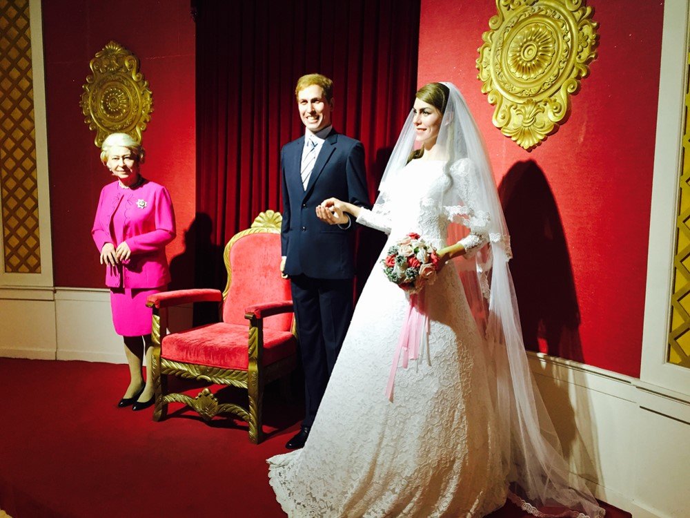 แวะถ่ายรูปกับราชวงศ์อังกฤษคนดัง ที่นี่เป็นพิพิธภัณฑ์หุ่นขี้ผึ้งที่ใหญ่ที่สุดในเวียดนามด้วยนะ