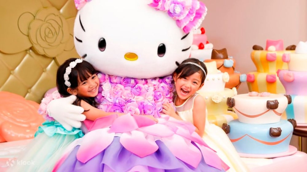 Enjoy rides and attractions dedicated to Hello Kitty, My Melody, Jewelpet, and the rest of the squad!