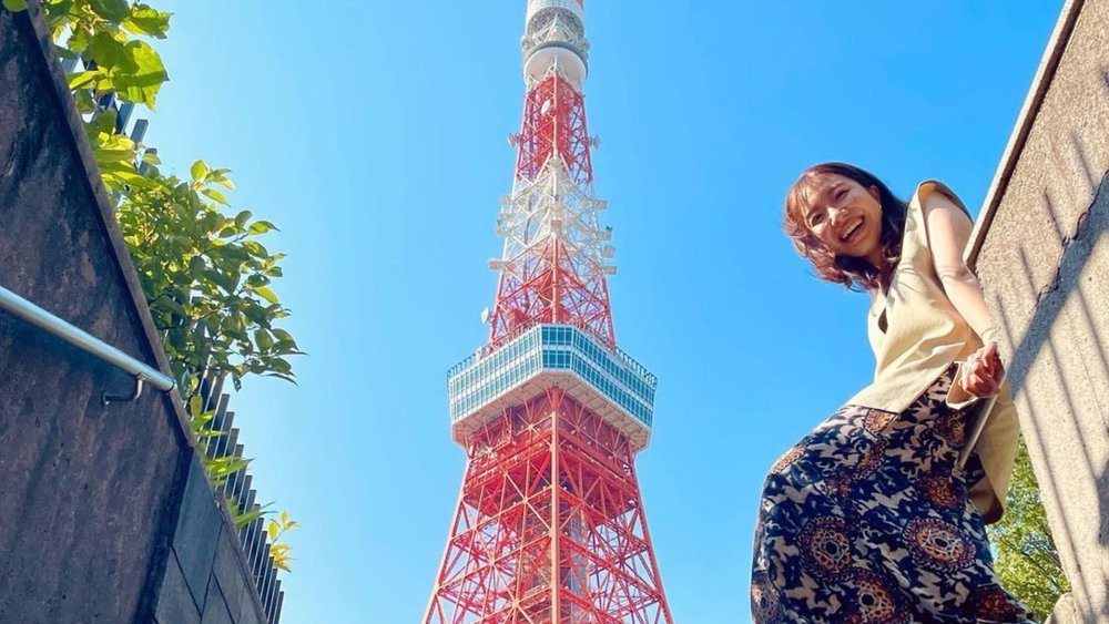 Admire the Tokyo skyline from 492 feet high on the Tokyo Tower Observatory deck and its Lookdown Window.  Credits: @_ayklt_ on Instagram