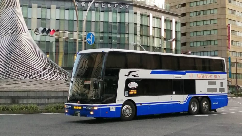 Explore Nagoya conveniently by bus. Credit: ichi23jp