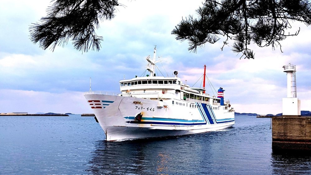 The Gonoura Port is near the shopping centre so you can go straight to shopping after your arrival. Credit: amazingiki