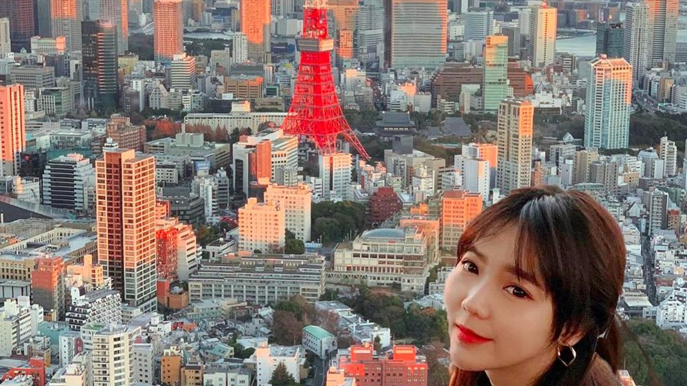 Go 52 floors up to see this incredible city view, including the Tokyo Tower. Image credits: @estherng___ on Instagram
