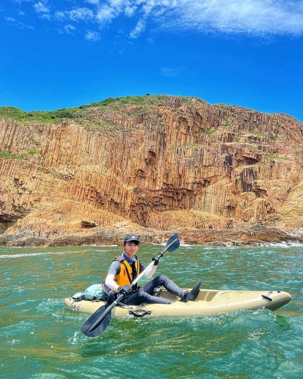 在海上欣賞百萬年的岩石。@dannyhiking