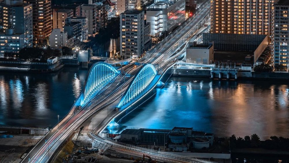 Get awestruck with Tokyo’s lights from the Caretta Shiodome. Image credits: @yu6101_photo on Instagram