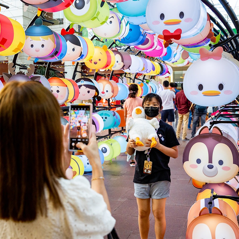 singapore mid autumn festival event jurong point tsum tsum
