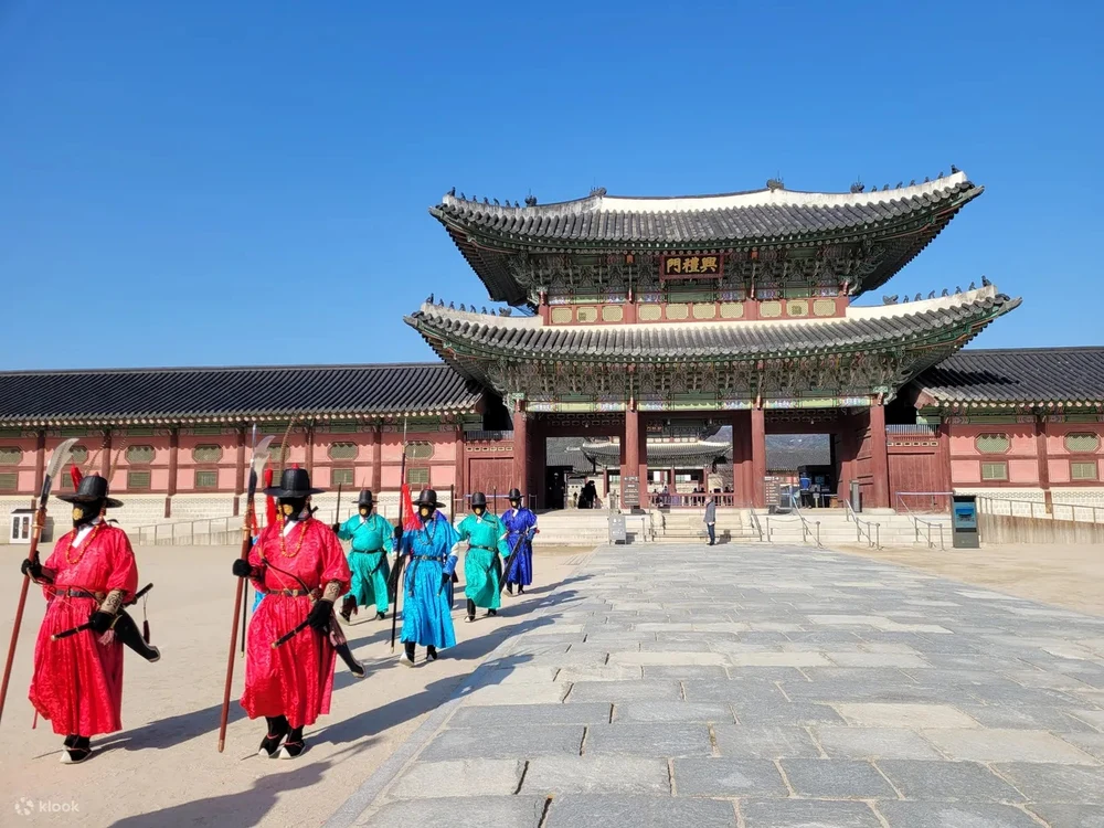 Gyeongbok Palace (Gyeongbok Palace) The oldest palace of the Joseon Dynasty