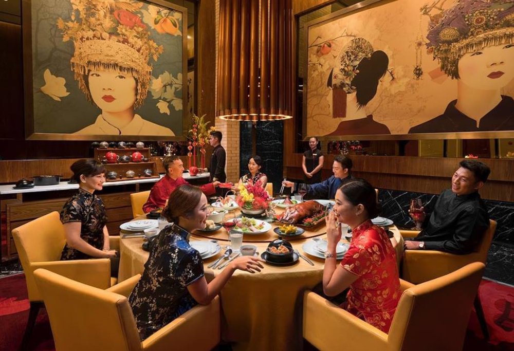 Girls in Chinese traditional dress 
