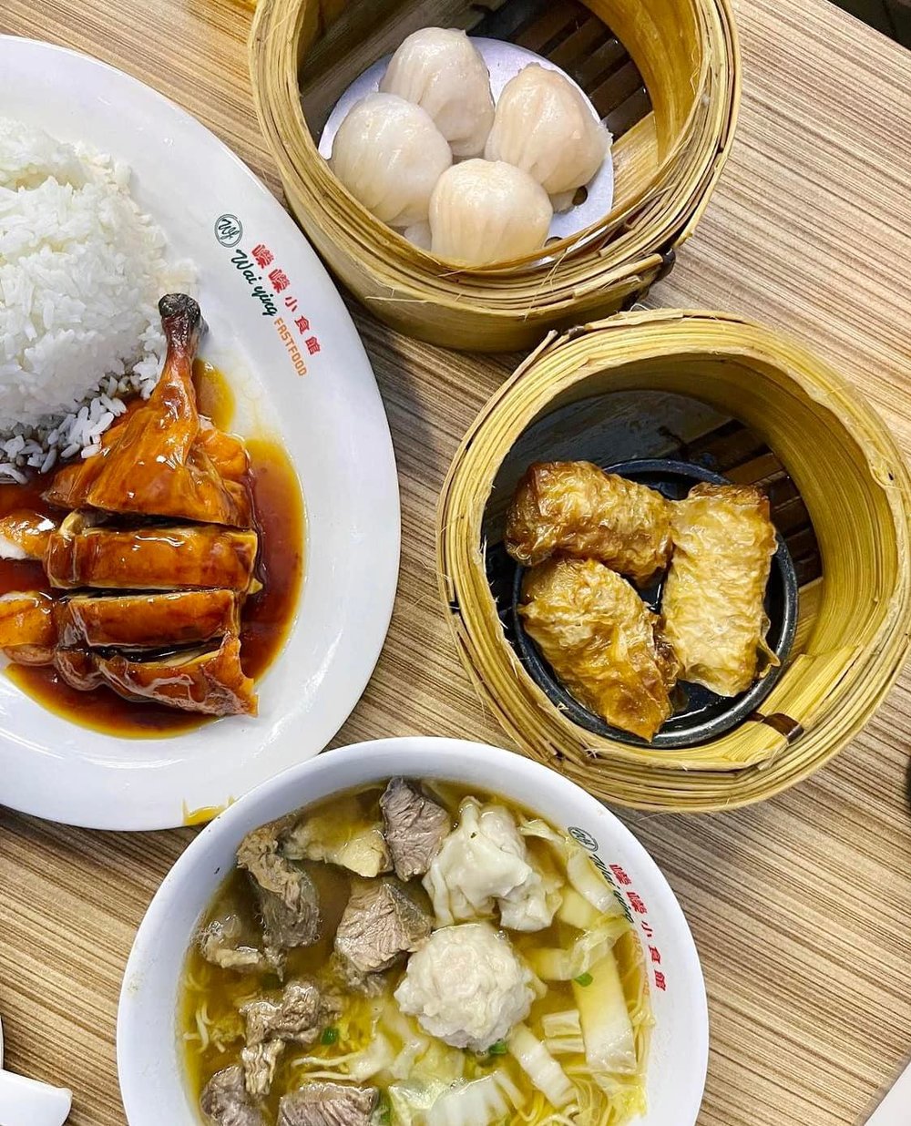 chicken and dimsum in the table