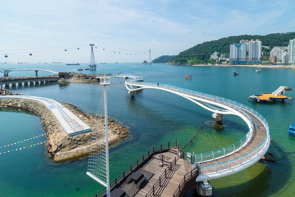 Bridges and the sea in Busan