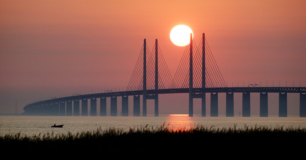 Ngắm hoàng hôn từ cầu Øresund