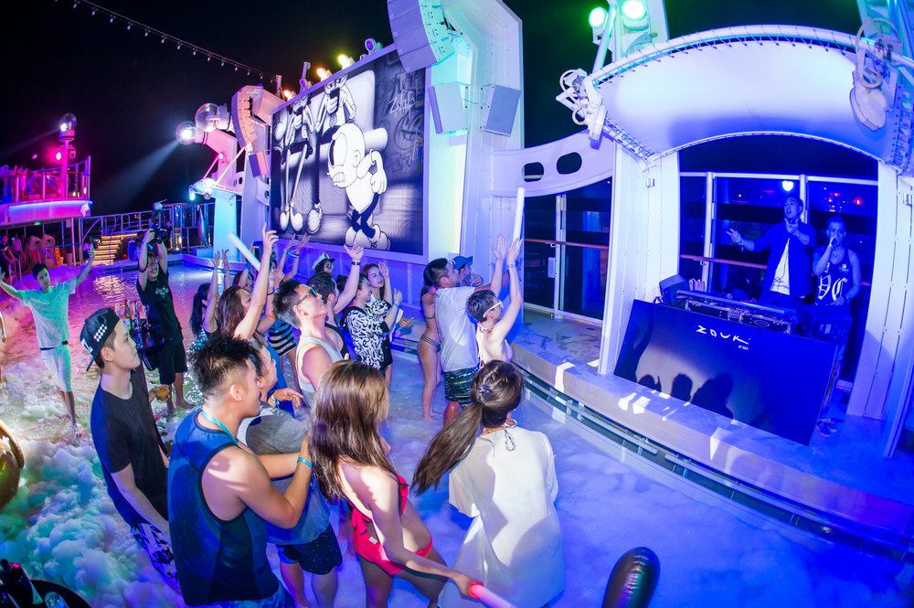 resorts world cruises genting dream zouk party