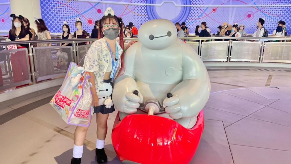 Melajulah bersama Baymax di Tomorrowland. Credits: @wawo_kanaderu