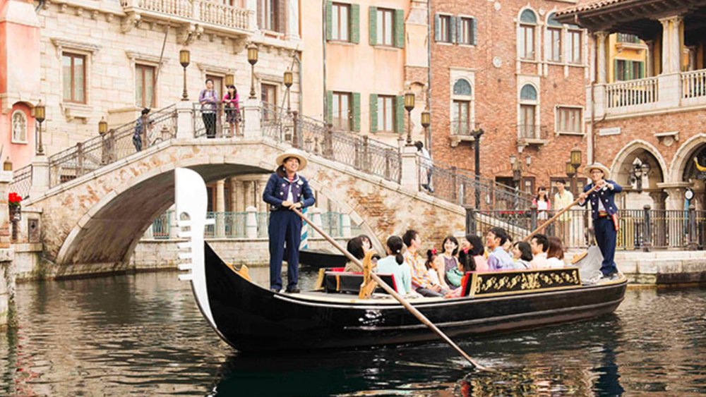 Get Venice vibes in Japan and take a ride on the gondolas of DisneySea