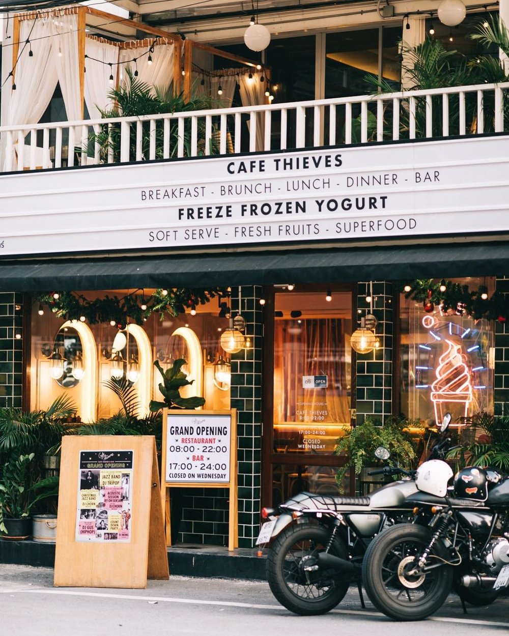 Restaurant facade with a wooden and minimalist design