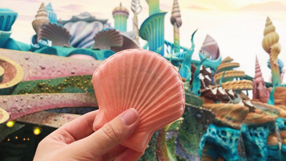 Call everyone with a sweet tooth! You have to try the Sea Salt Monaka. Credits to @parkhopjamie