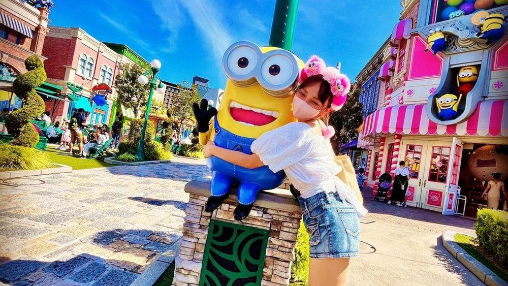Spot your fave minions inside the Minion Park.  Image credits: @minmin.0531 on Instagram