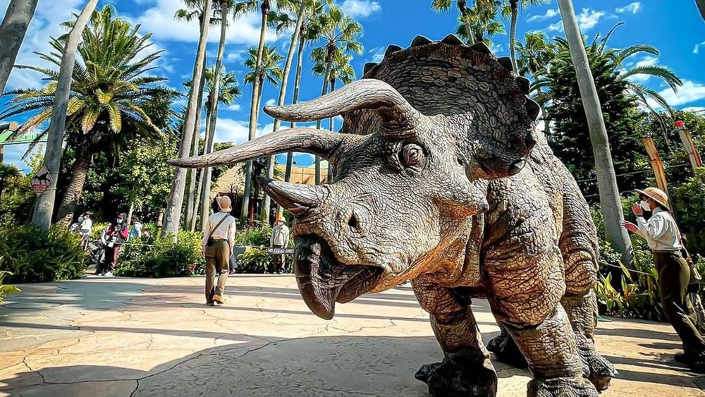 Journey through the land of the dinosaurs! Image credits: @universal_studios_japan on Instagram