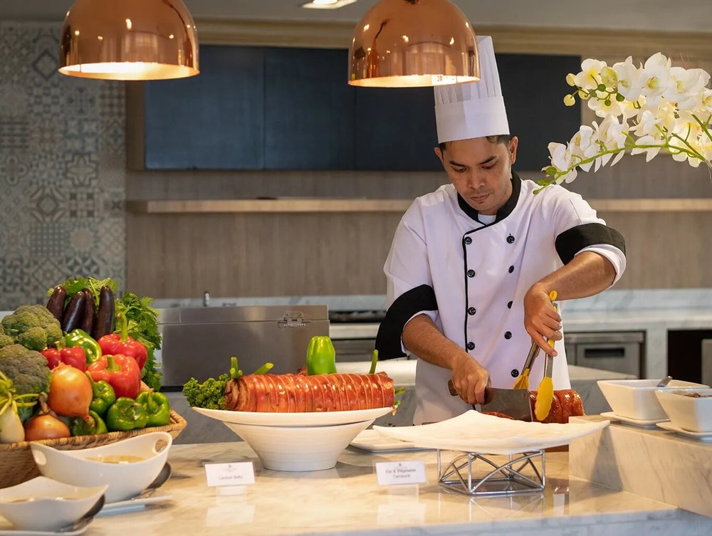 Chef preparing a roasted pig1