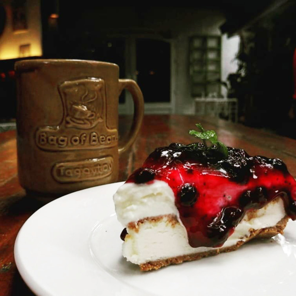 Blueberry cheese cake and coffee