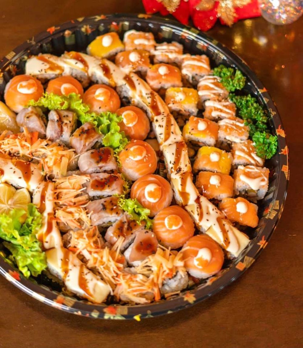 Sushi in a big plate