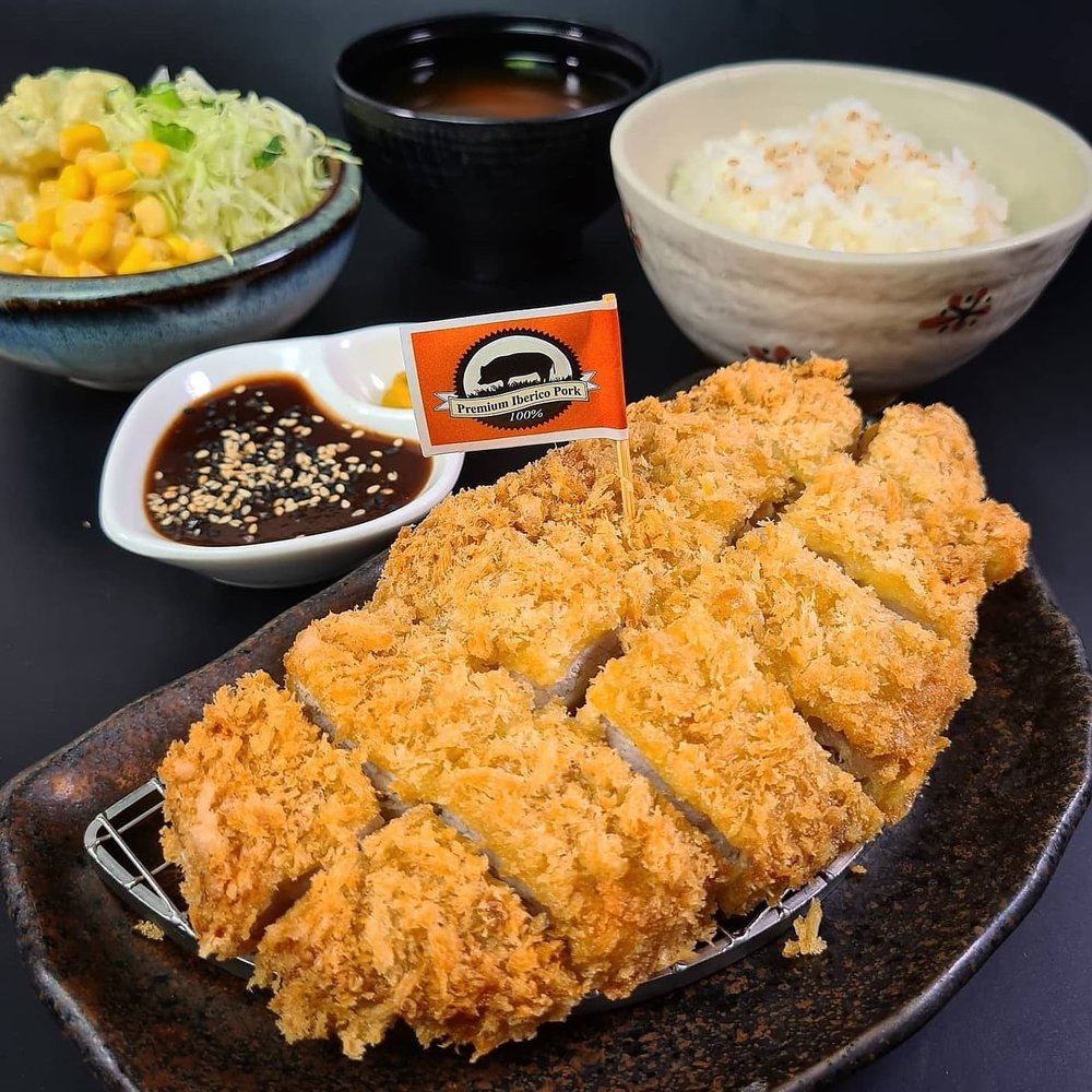 Tonkatsu with garlic rice