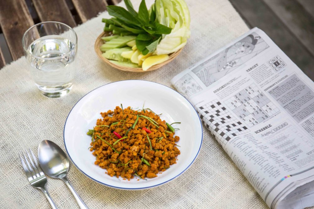 Pig and curry paste spicy dish