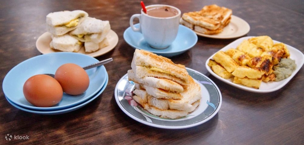 Toast bread with egg and coffee