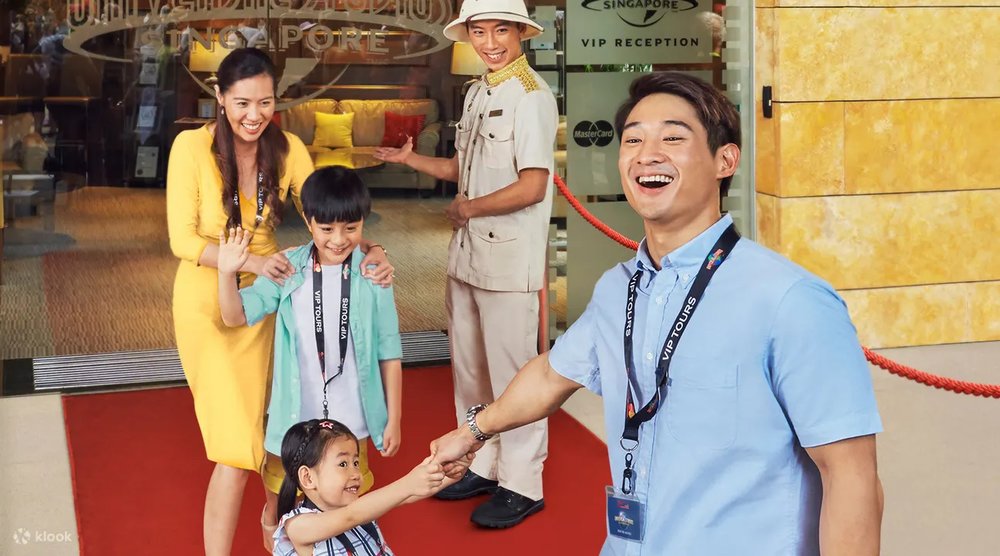 People walking in a red carpet