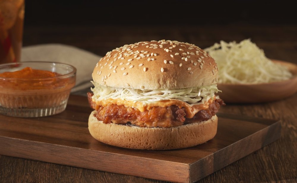 Chicken sandwich with sauce