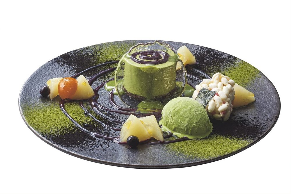 しゃけ！ツナマヨ！こんぶ！（抹茶のデザート 金柑添え）