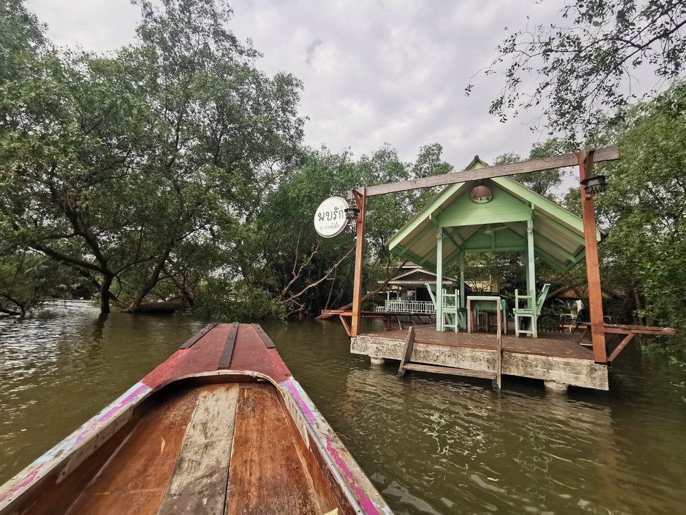 พบรัก ณ บางน้ำผึ้ง