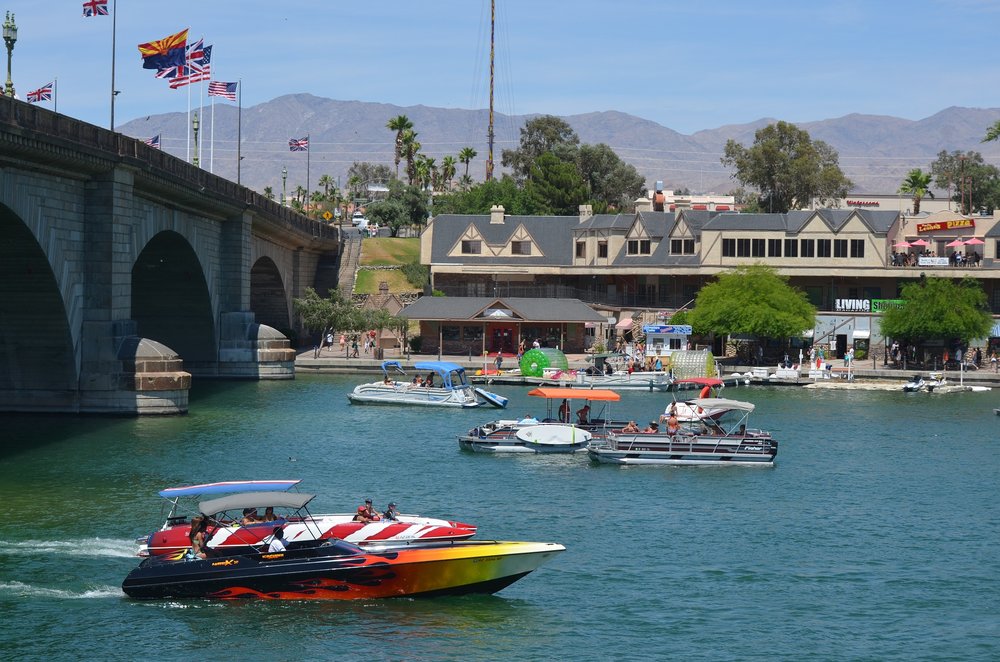 People on boats sailing across Lake Havasu