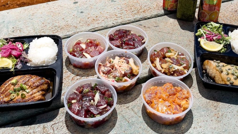 When in doubt, try all poke varieties in Poke by the Pound! Credits to @pockethawaii and @pokebythepoundhi