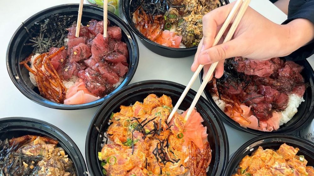 10 Spots To Eat the Best Poke in Honolulu, Hawaii - Klook Travel Blog